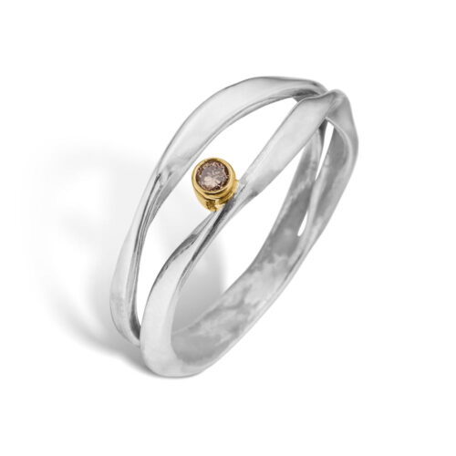Lotus Duo Plain ring fra By Birdie med en 0.05ct. brillant.
